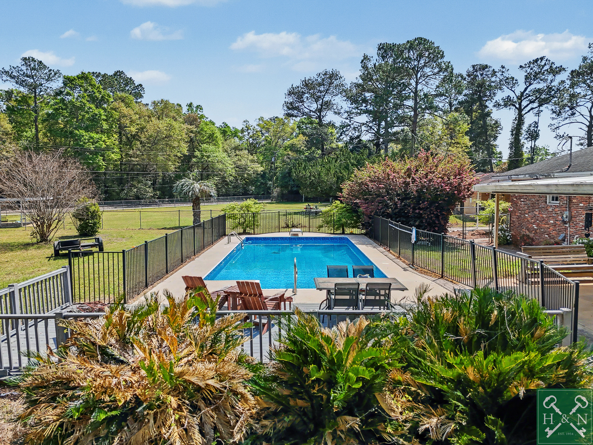 417 Poinciana dr -50