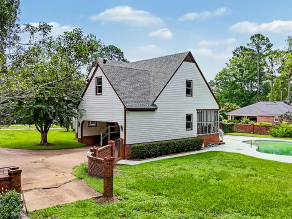 2513 W. Alberson Dr. Albany, Ga 31721