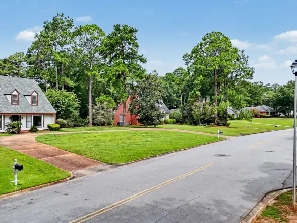 2513 W. Alberson Dr. Albany, Ga 31721
