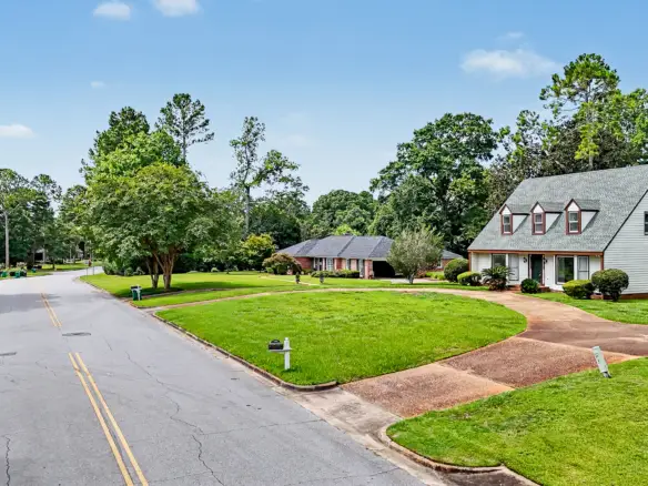 2513 W. Alberson Dr. Albany, Ga 31721