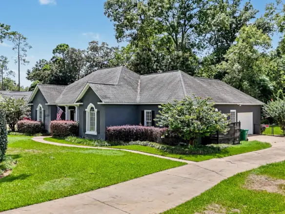 2713 W. Doublegate Dr. Albany, Ga 31721