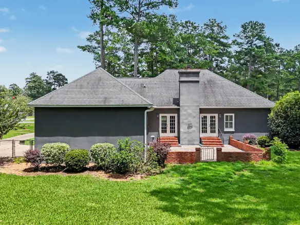 2713 W. Doublegate Dr. Albany, Ga 31721