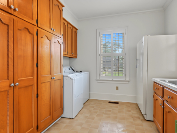 2617 Ridgewood Ln. Albany, Ga 31707